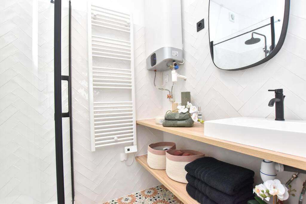 Charming Flat In Montmartre - Imhost Appartement Parijs Buitenkant foto